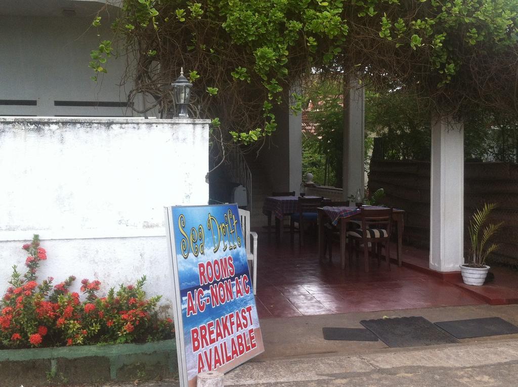Sea Drift Hotel Negombo Exterior foto